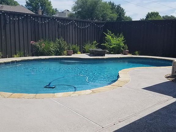 3rd image of 1437 Covington Dr