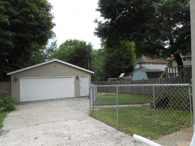 2 car garage