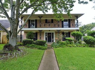 205 Woodcombe Dr, Houston, TX 77062