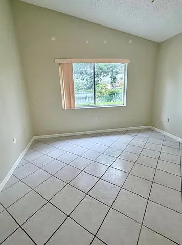 387 SW 206th Ave — Photo 5