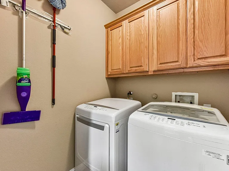 10216 Anahuac Trl — Photo 31