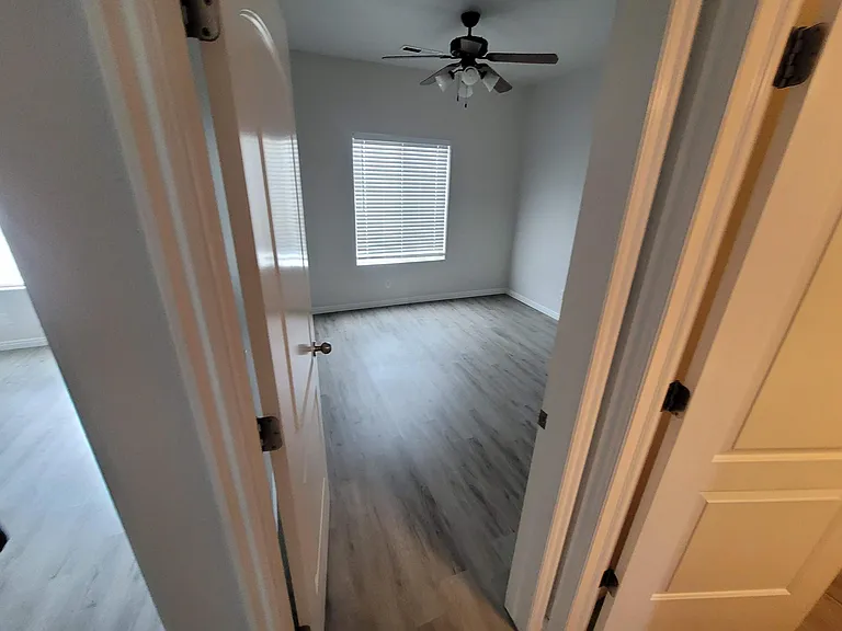 858 S 170 W #A — Photo 4