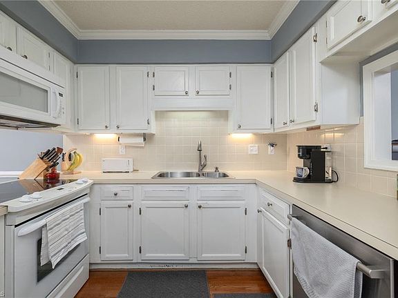 3rd image of 26 Brandy Dr