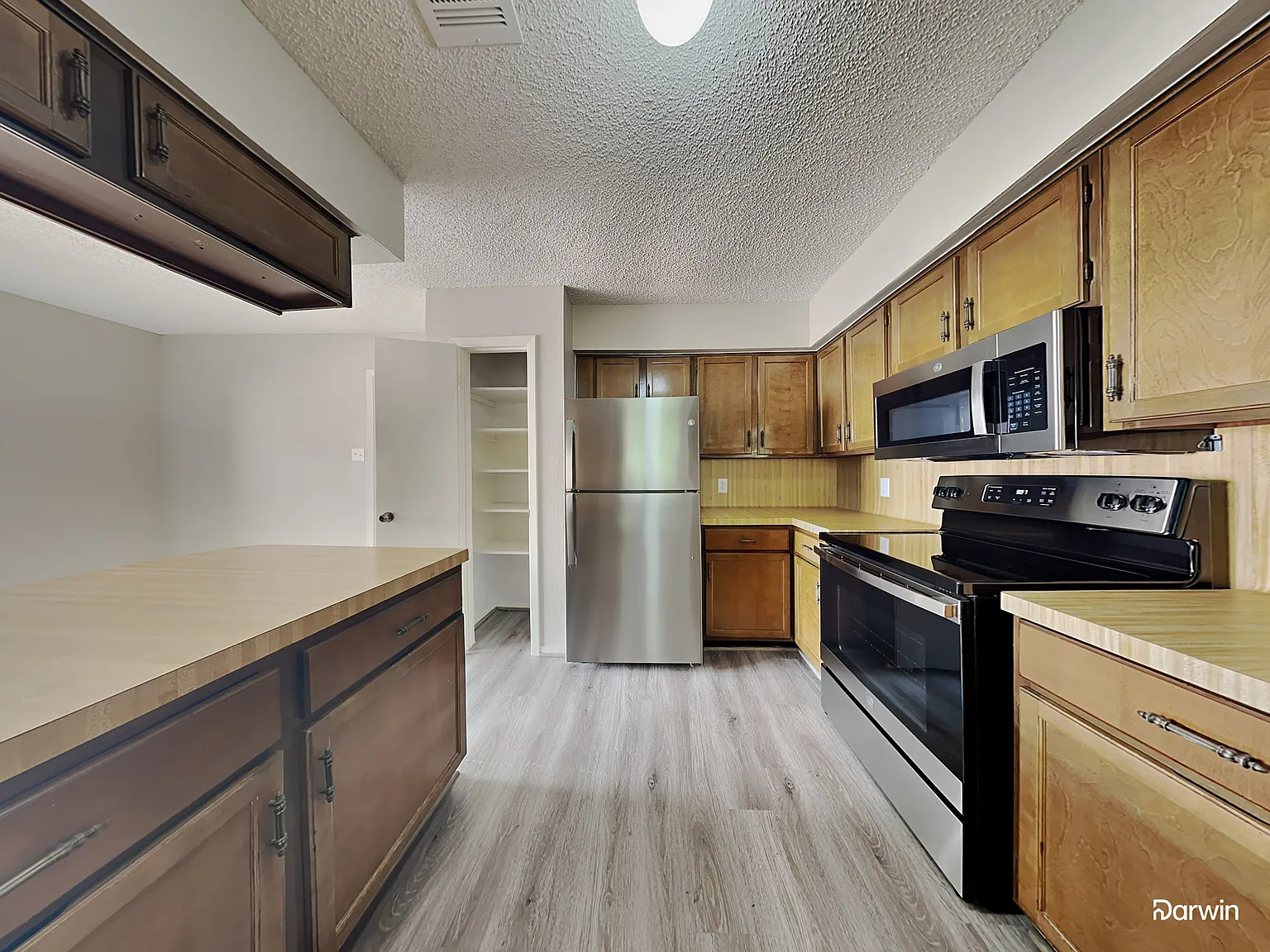 3 bed, 2.0 bath, 1599 sqft, $1,890 — Photo 2