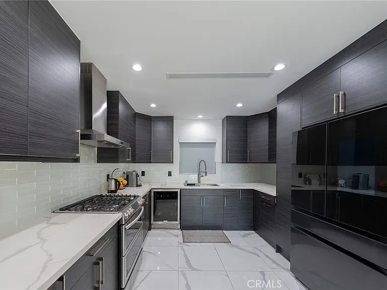 7719 Rhodes Ave — Photo 8