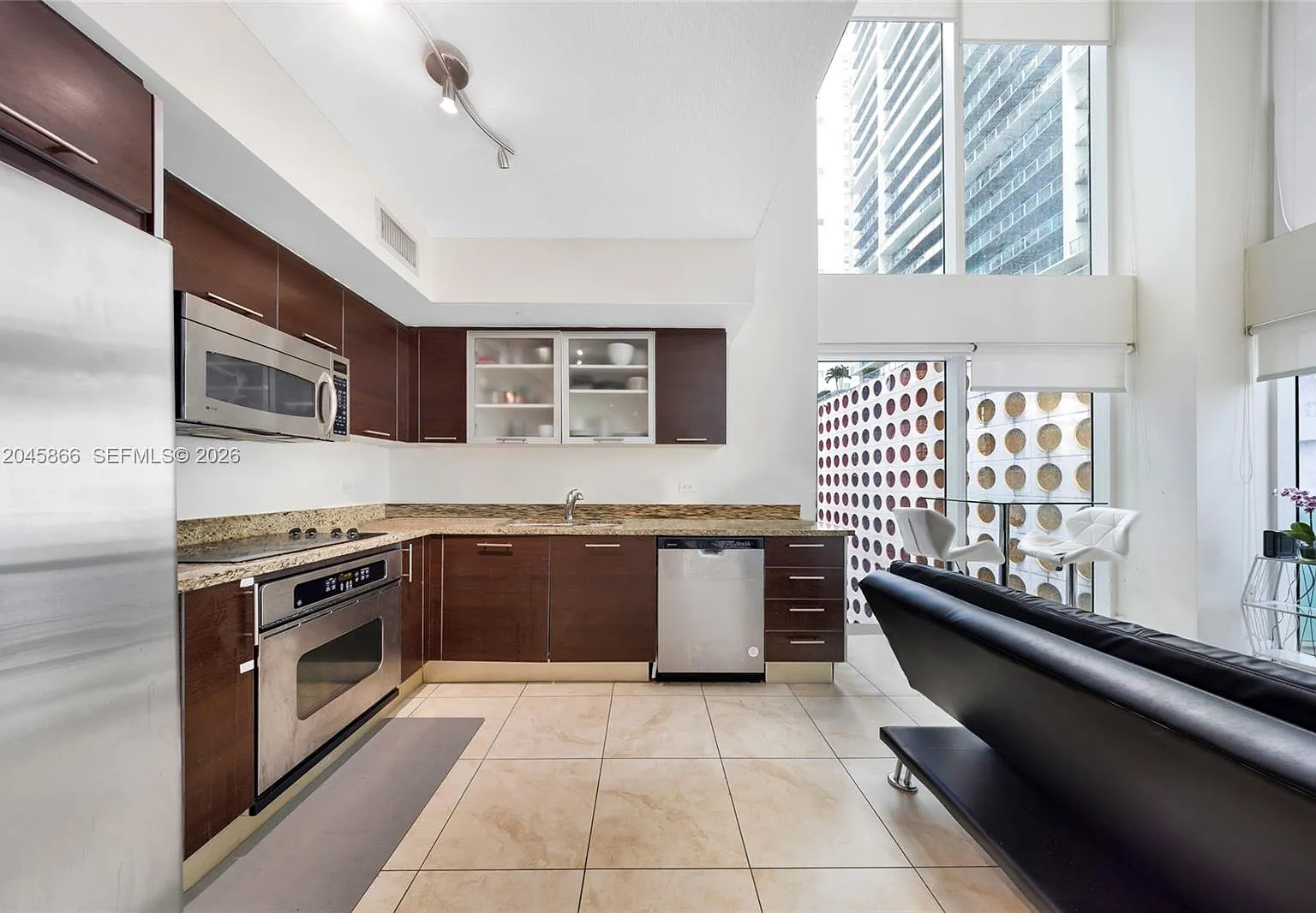 Brickell On The River S T — Photo 3