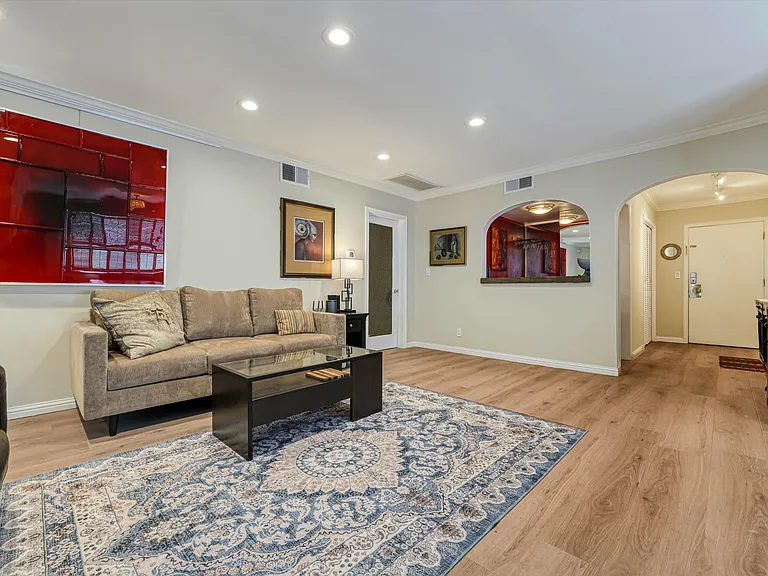 1734 N Fuller Ave #307A — Photo 7