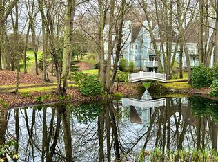 424 Old Pond Ln UNIT 424, Norwich, CT 06360