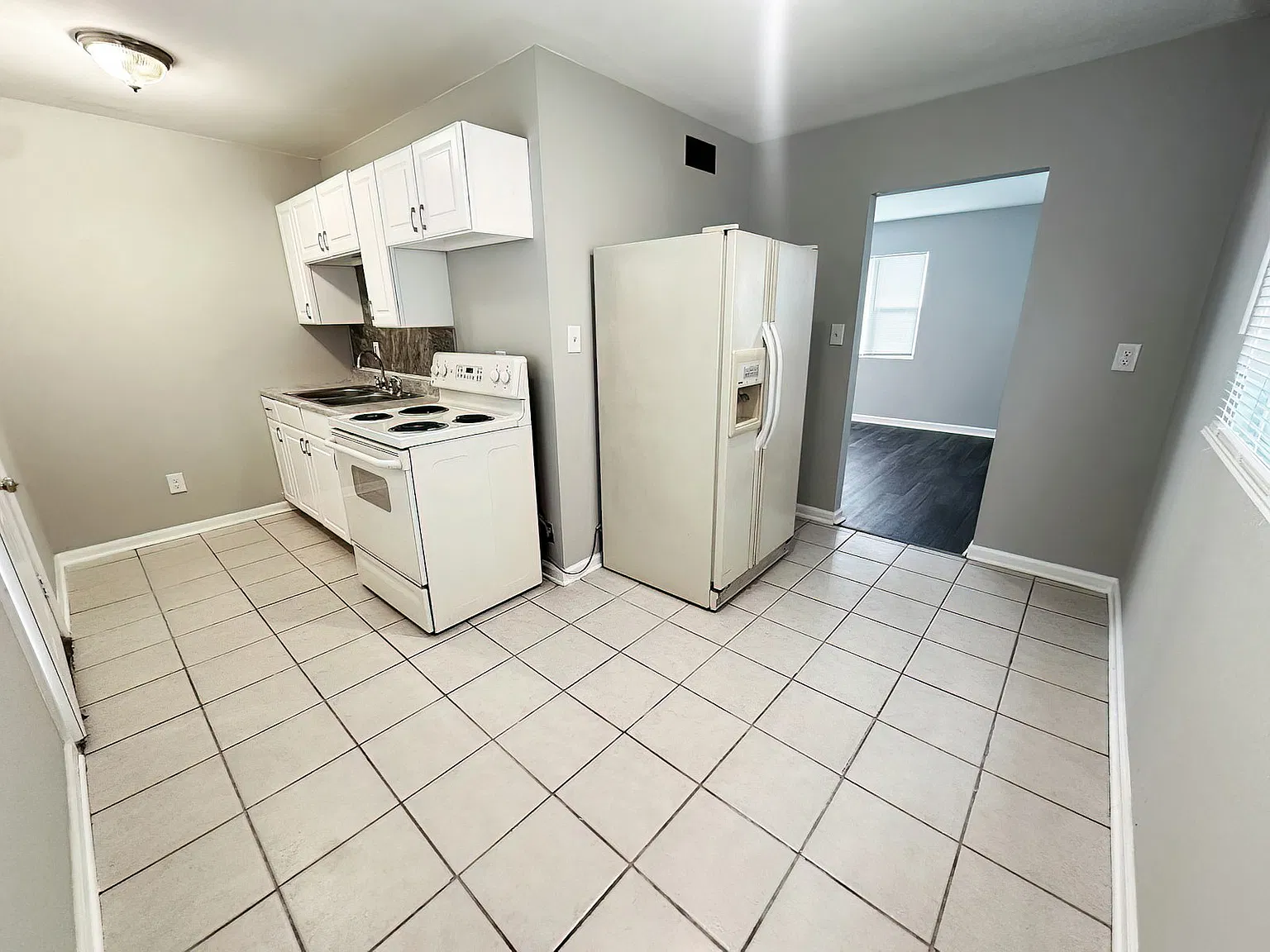 3161 Brownlee Avenue — Photo 4
