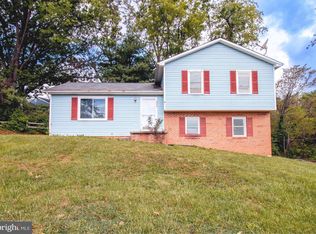 2529 N Sharlaine Dr, Staunton, VA 24401