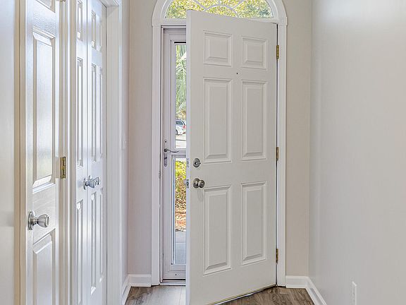 4th image of 5118 Elton Dr