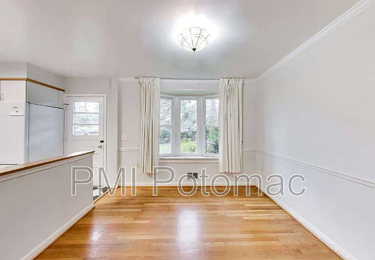 3510 Marlbrough Way — Photo 10