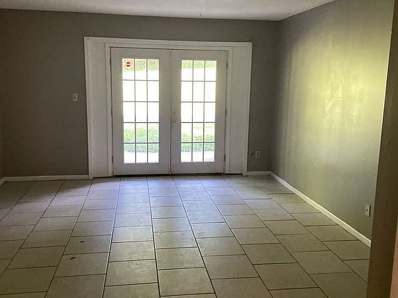 2nd image of 2101 Ottawa St #102-A
