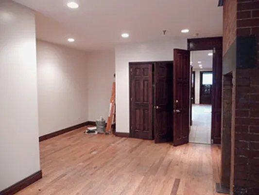 Rented by Perry Associates NYC Inc | media 30