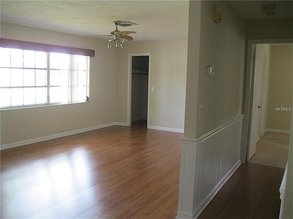 3rd image of 419 Gulfbreeze Blvd