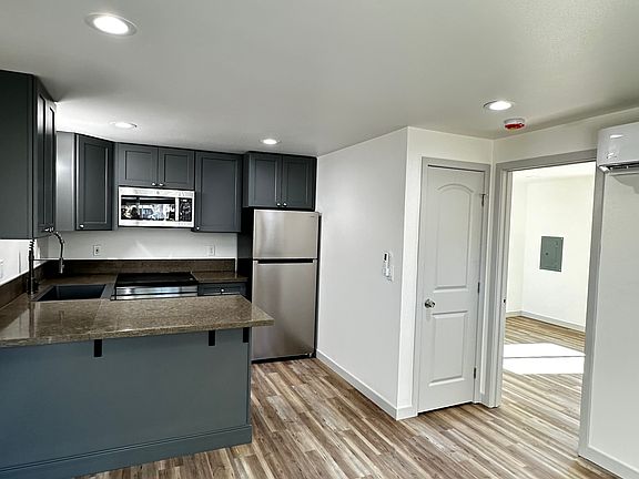 3rd image of 1129 Fernwood Dr