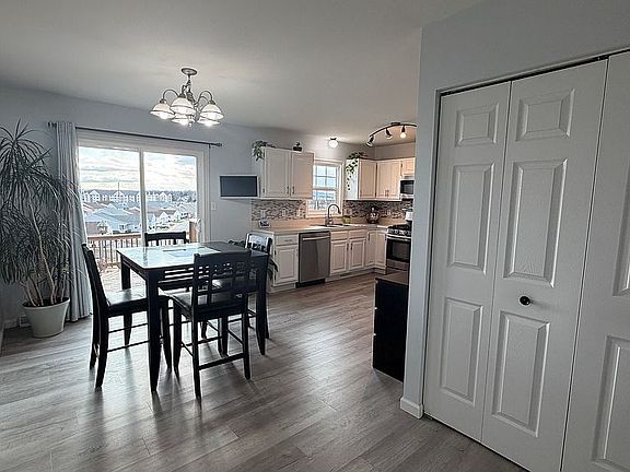 5th image of 440 Harvest Dr