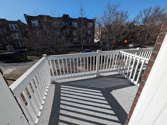 5th image of 4943 Lindenwood Ave #A