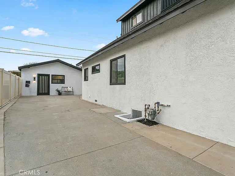 6091 Navajo Rd — Photo 42