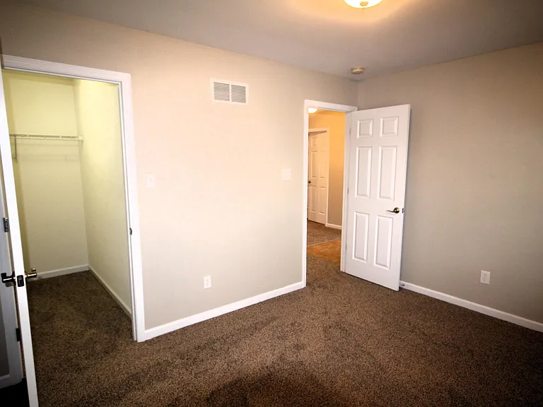 2560 Amber Willow Ct — Photo 21
