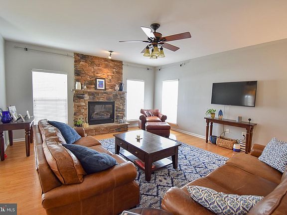 4th image of 29670 Old Creek Ln