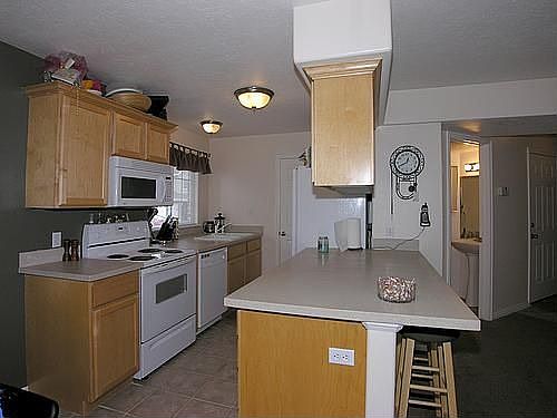 Hard Surface Countertops 