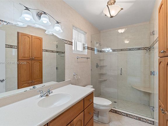 5th image of 19900 SW 87th Ct