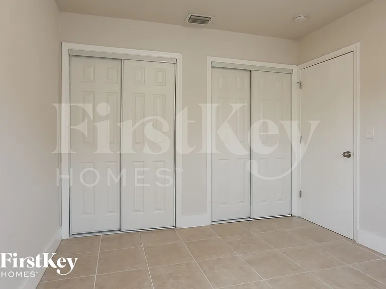 470 NW 41st St — Photo 12