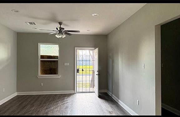 5th image of 7935 Read Blvd