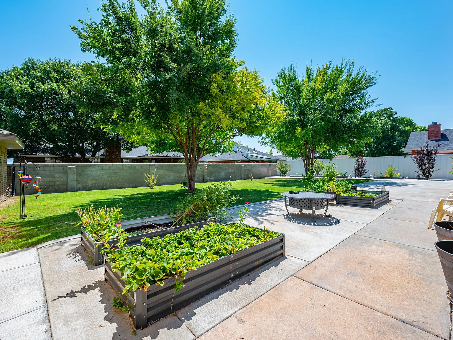 3 bed, 2068 sqft, $5,000 — Photo 2