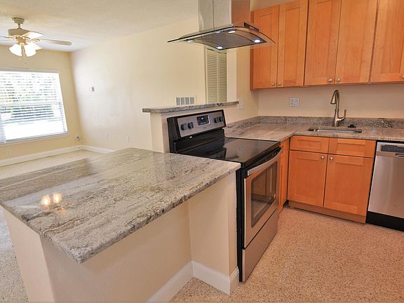 5th image of 2863 Bentley St Unit 22
