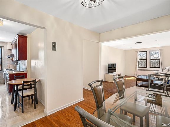 3rd image of 4035 Ithaca #5D