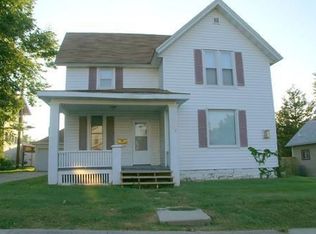 864 9th St, Marion, IA 52302