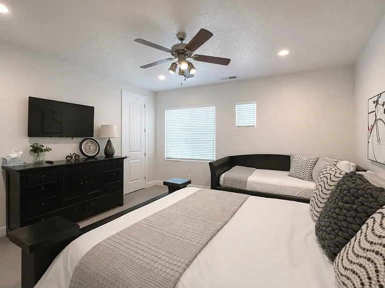 E Coral Ridge Dr — Photo 21