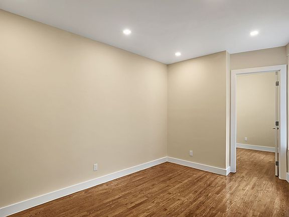 5th image of 126 E 103rd St APT 9