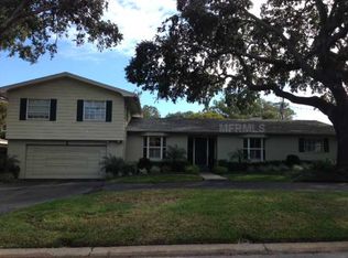 2 Rosery Ln, Belleair, FL 33756