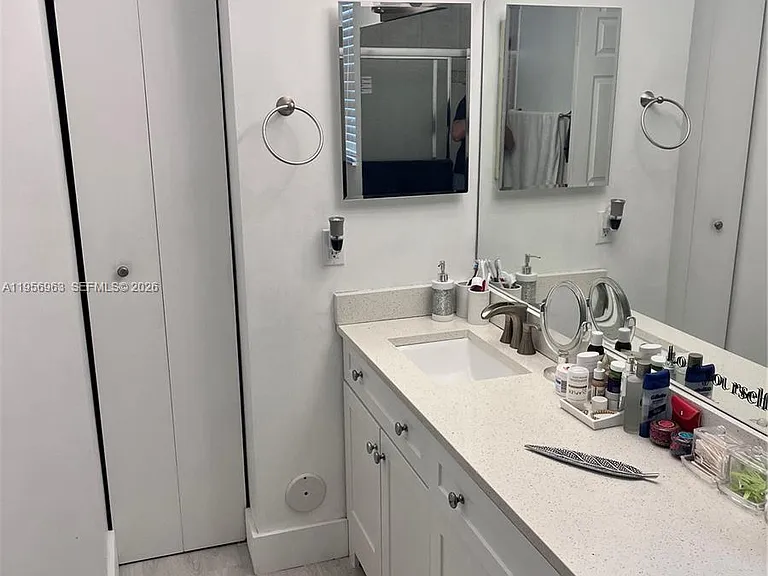 4746 Lago Vista Dr — Photo 14