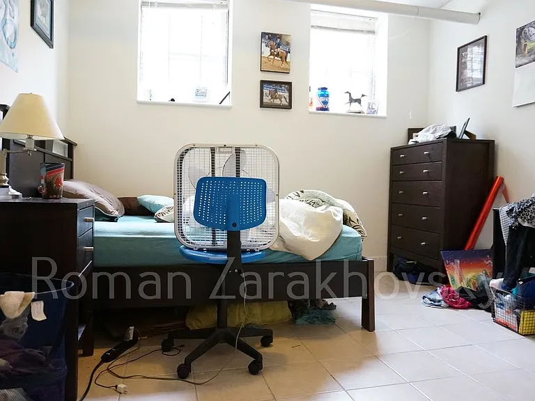 14 Orkney Rd #B — Photo 4