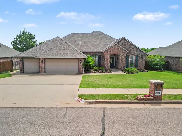 2304 Hanover Ln, Edmond, OK 73034