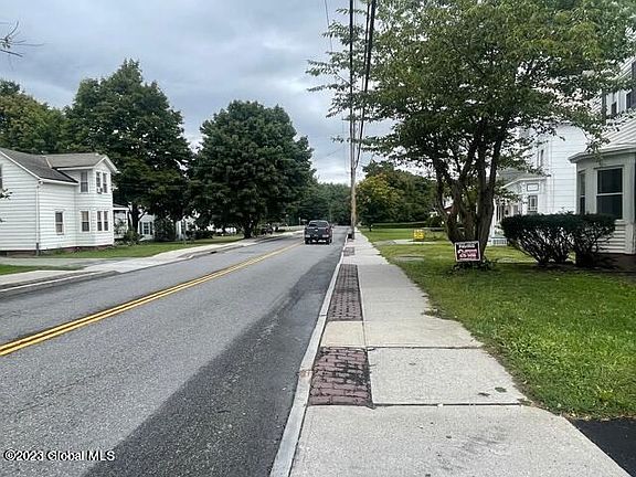 3rd image of 87 High St