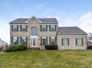 1717 Washington Valley Dr, Stewartsville, NJ 08886