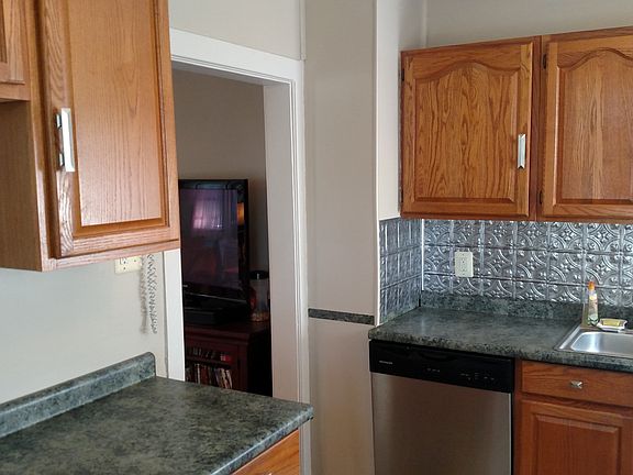 3rd image of 113 Barlow Ave