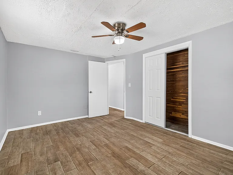 3723 Kingsbury Dr — Photo 14