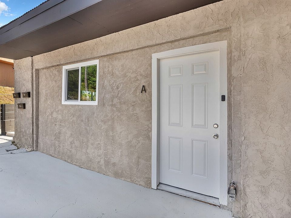 Exterior entryway and Parking