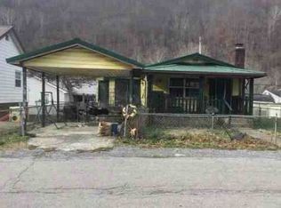19 Conley St, Logan, WV 25508