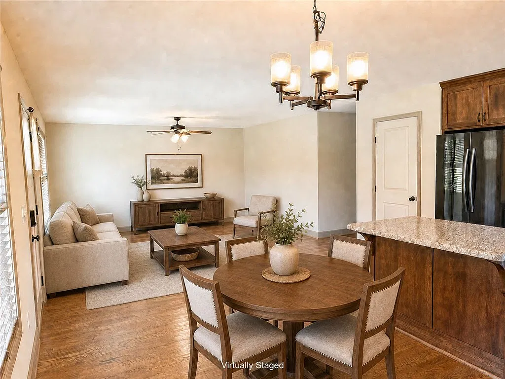 3 bed, 2.0 bath, 1340 sqft, $1,695 — Photo 2
