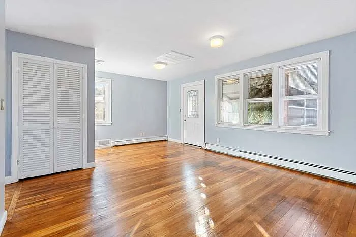 Living room (door to screen porch)