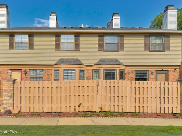 43449 W Arbor Way Dr APT 200, Canton, MI 48188