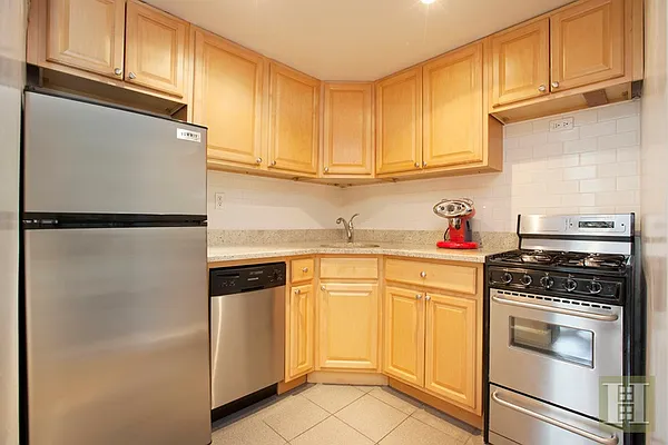 Rented by Halstead Real Estate | media 16