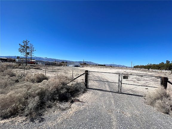 3rd image of 5080 S Sunland Ave